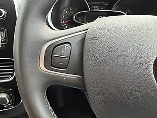 Used 2019 Renault Clio Iconic Red - Interior and Exterior details 12
