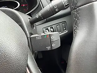 Used 2019 Renault Clio Iconic Red - Interior and Exterior details 13