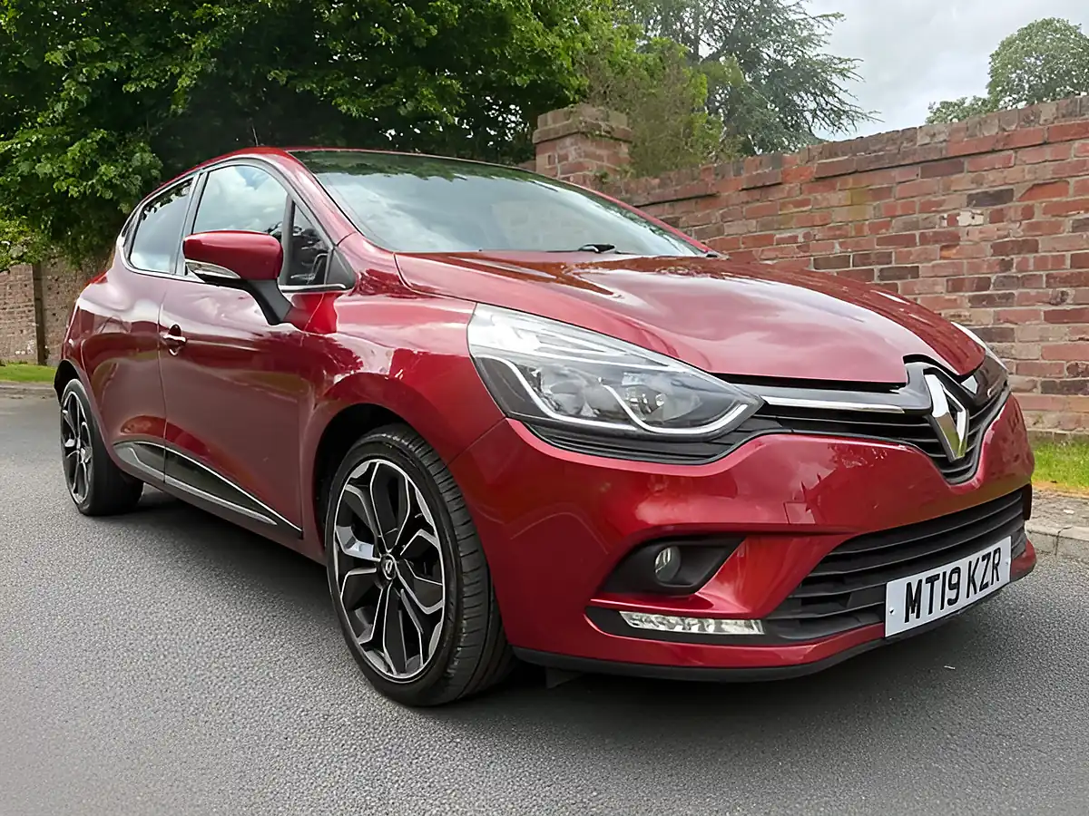 Used 2019 Renault Clio Iconic Red - Interior and Exterior details 2
