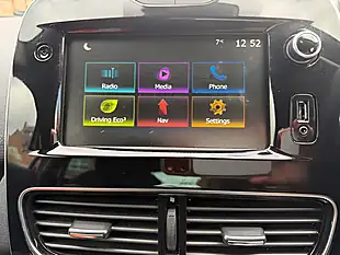 Used 2019 Renault Clio Iconic Red - Interior and Exterior details 6