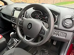 Used 2019 Renault Clio Iconic Red - Interior and Exterior details 7