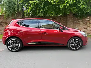 Used 2019 Renault Clio Iconic Red - Interior and Exterior details 8