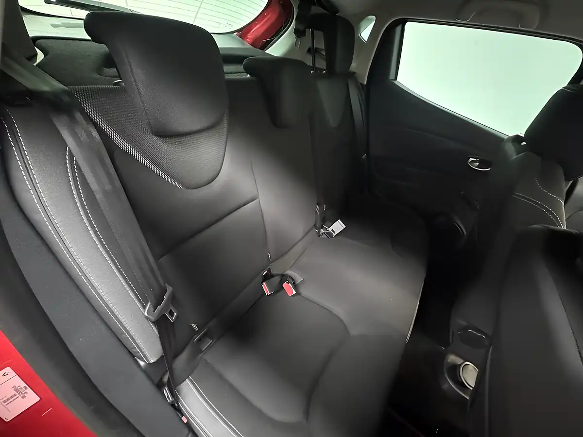 Used 2019 Renault Clio Iconic Red - Interior and Exterior details 13