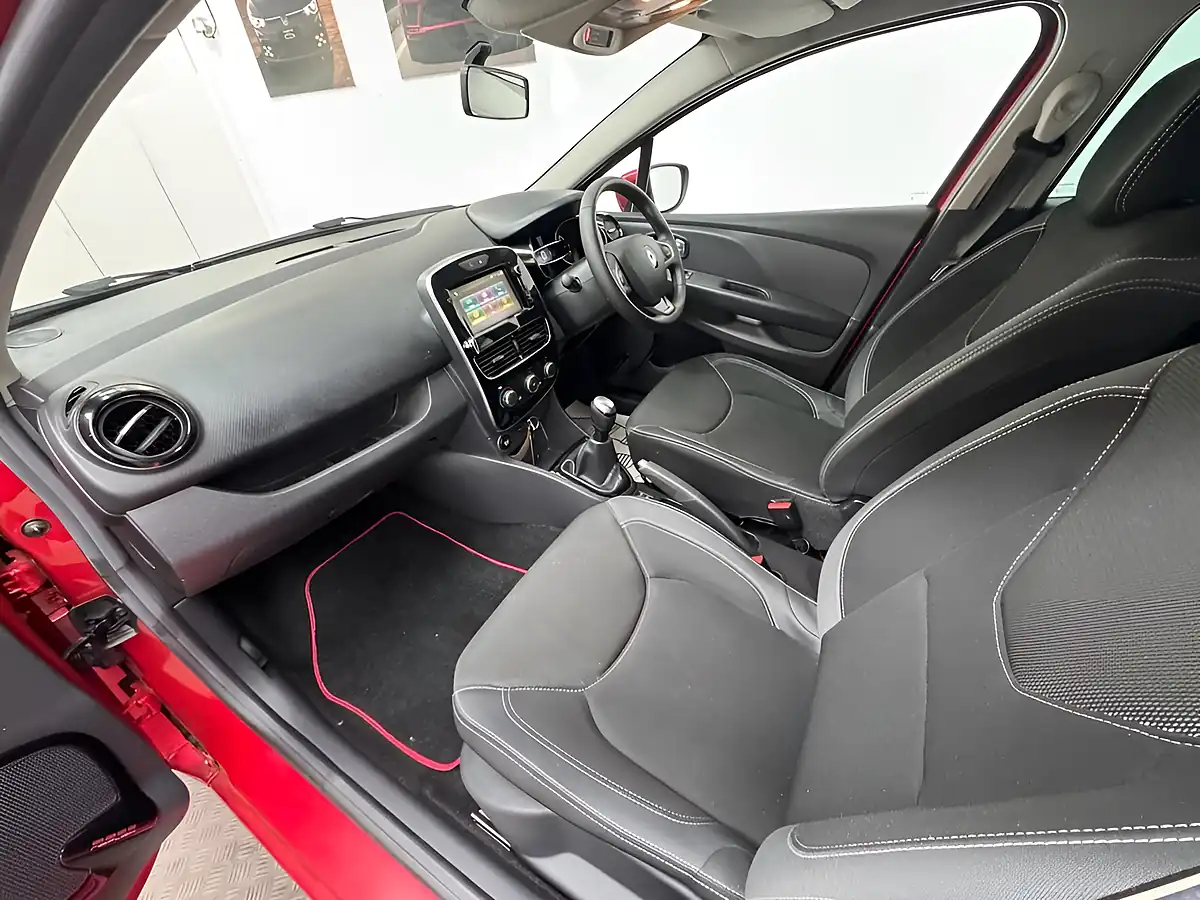 Used 2019 Renault Clio Iconic Red - Interior and Exterior details 14