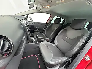 Used 2019 Renault Clio Iconic Red - Interior and Exterior details 15