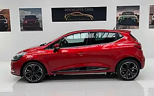 Used 2019 Renault Clio Iconic Red - Interior and Exterior details 3