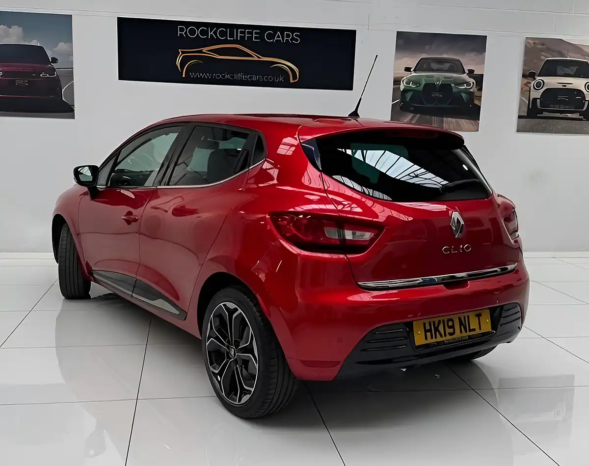 Used 2019 Renault Clio Iconic Red - Interior and Exterior details 4