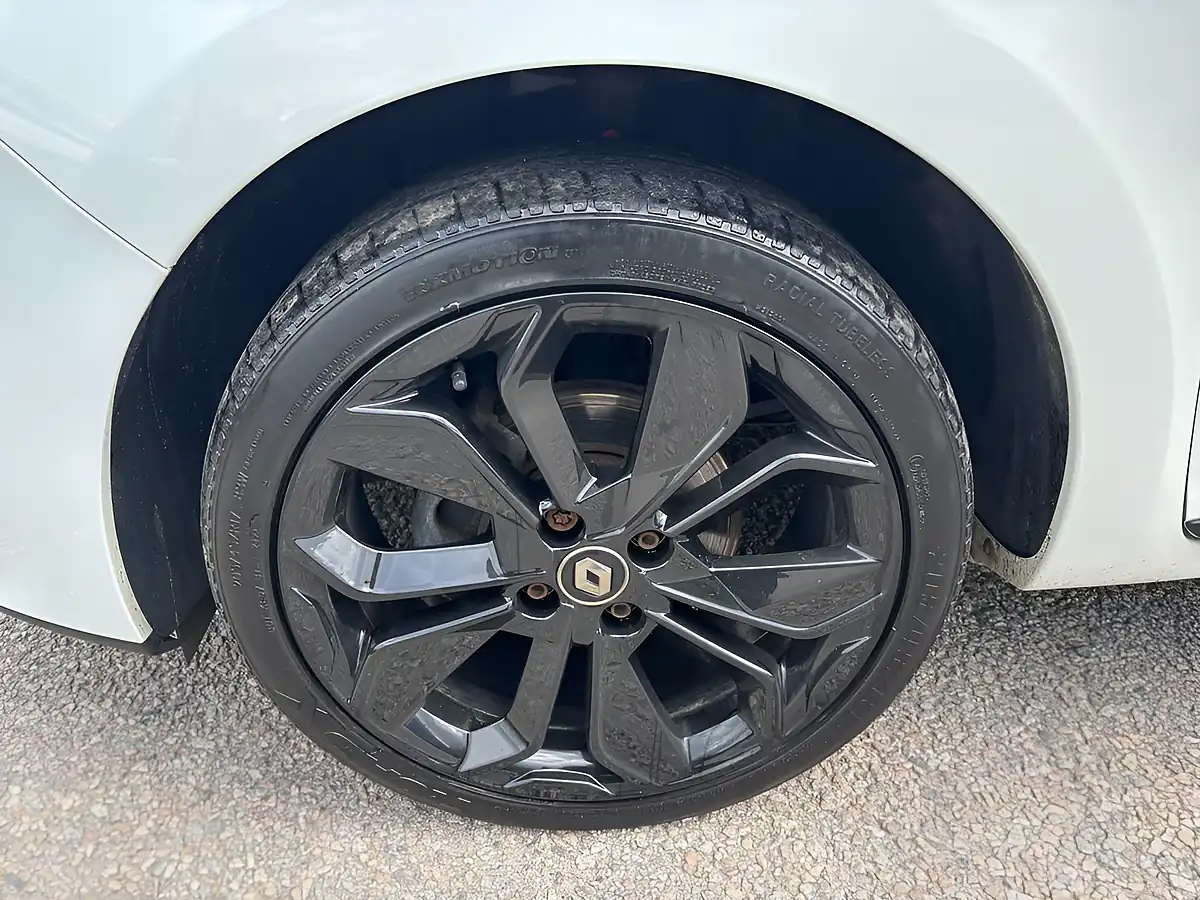 Used 2019 Renault Clio Iconic White - Interior and Exterior details 18