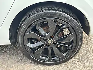 Used 2019 Renault Clio Iconic White - Interior and Exterior details 19
