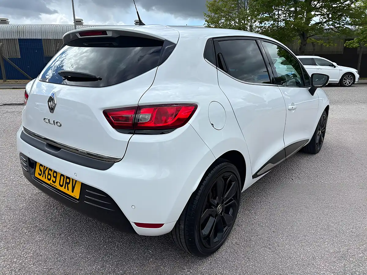 Used 2019 Renault Clio Iconic White - Interior and Exterior details 4