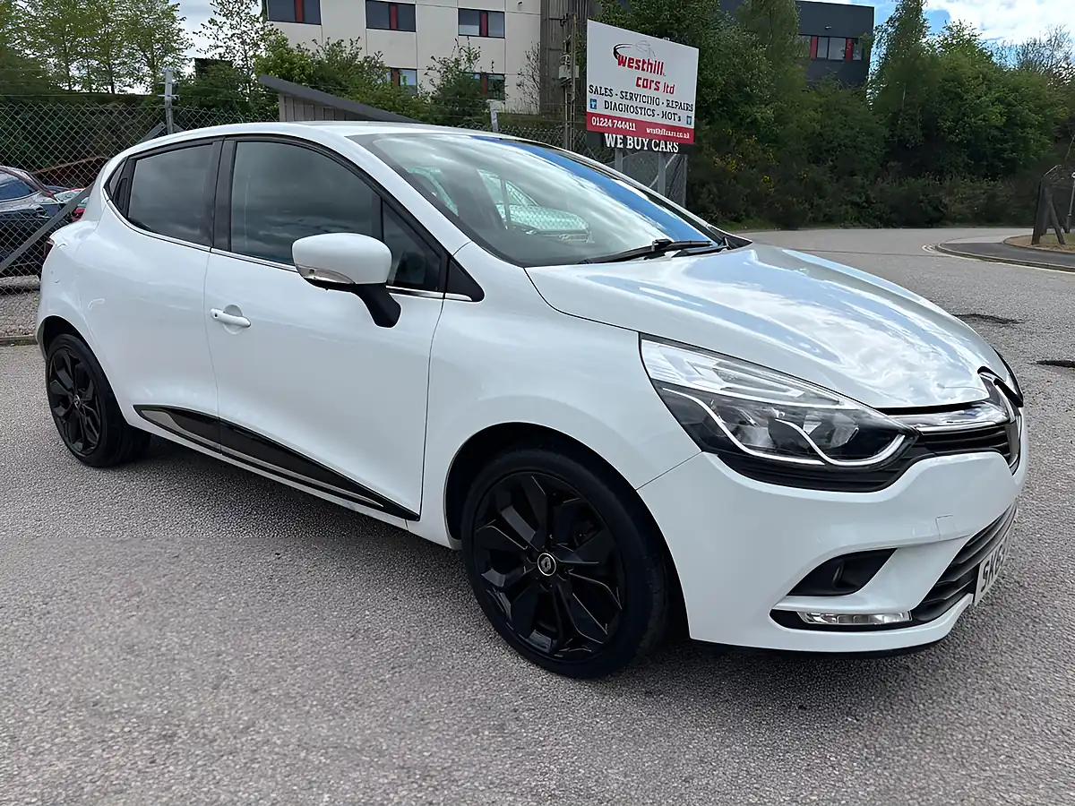 Used 2019 Renault Clio Iconic White - Interior and Exterior details 5