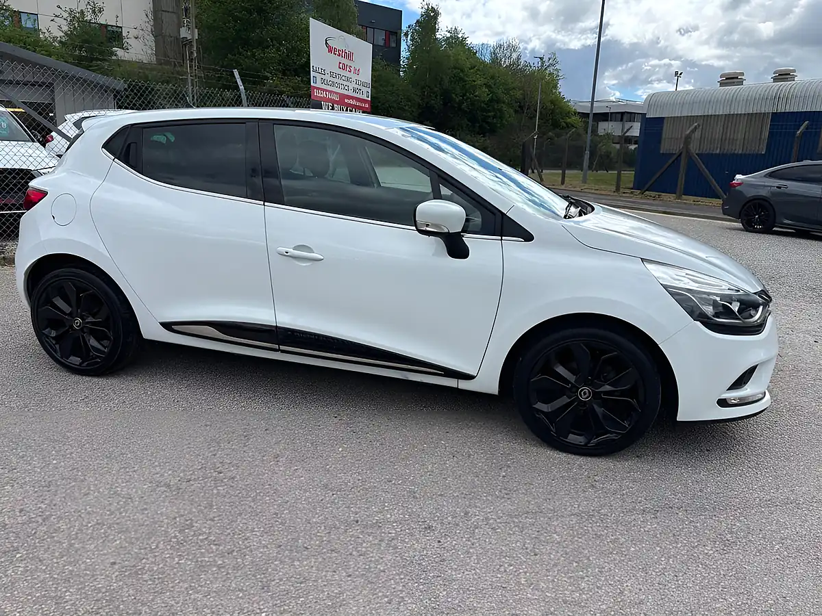 Used 2019 Renault Clio Iconic White - Interior and Exterior details 6