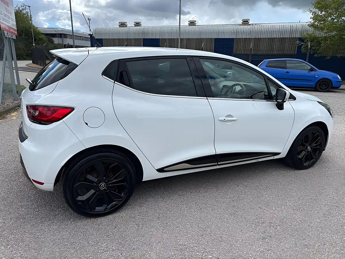 Used 2019 Renault Clio Iconic White - Interior and Exterior details 7