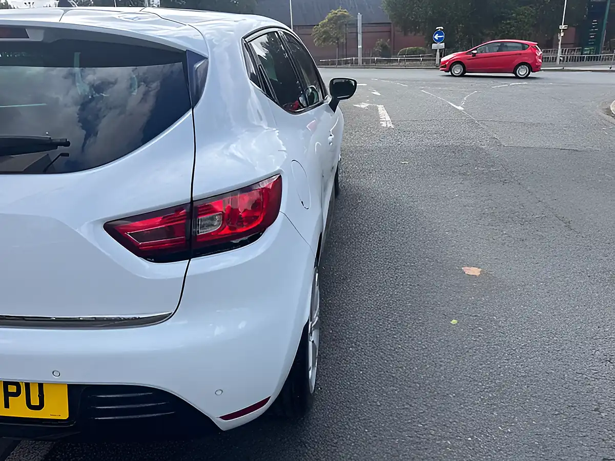 Used 2019 Renault Clio Iconic White - Interior and Exterior details 10