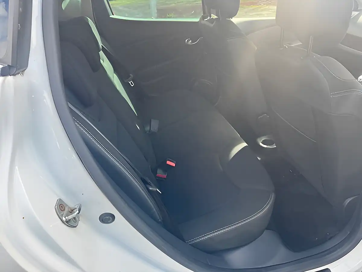 Used 2019 Renault Clio Iconic White - Interior and Exterior details 14