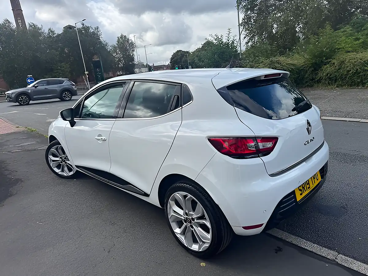 Used 2019 Renault Clio Iconic White - Interior and Exterior details 2