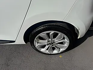 Used 2019 Renault Clio Iconic White - Interior and Exterior details 20