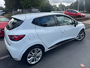 Used 2019 Renault Clio Iconic White - Interior and Exterior details 4