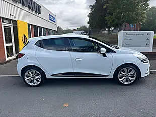 Used 2019 Renault Clio Iconic White - Interior and Exterior details 5