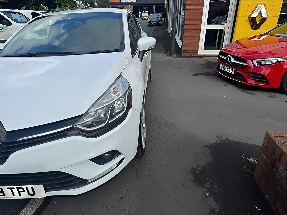 Used 2019 Renault Clio Iconic White - Interior and Exterior details 7