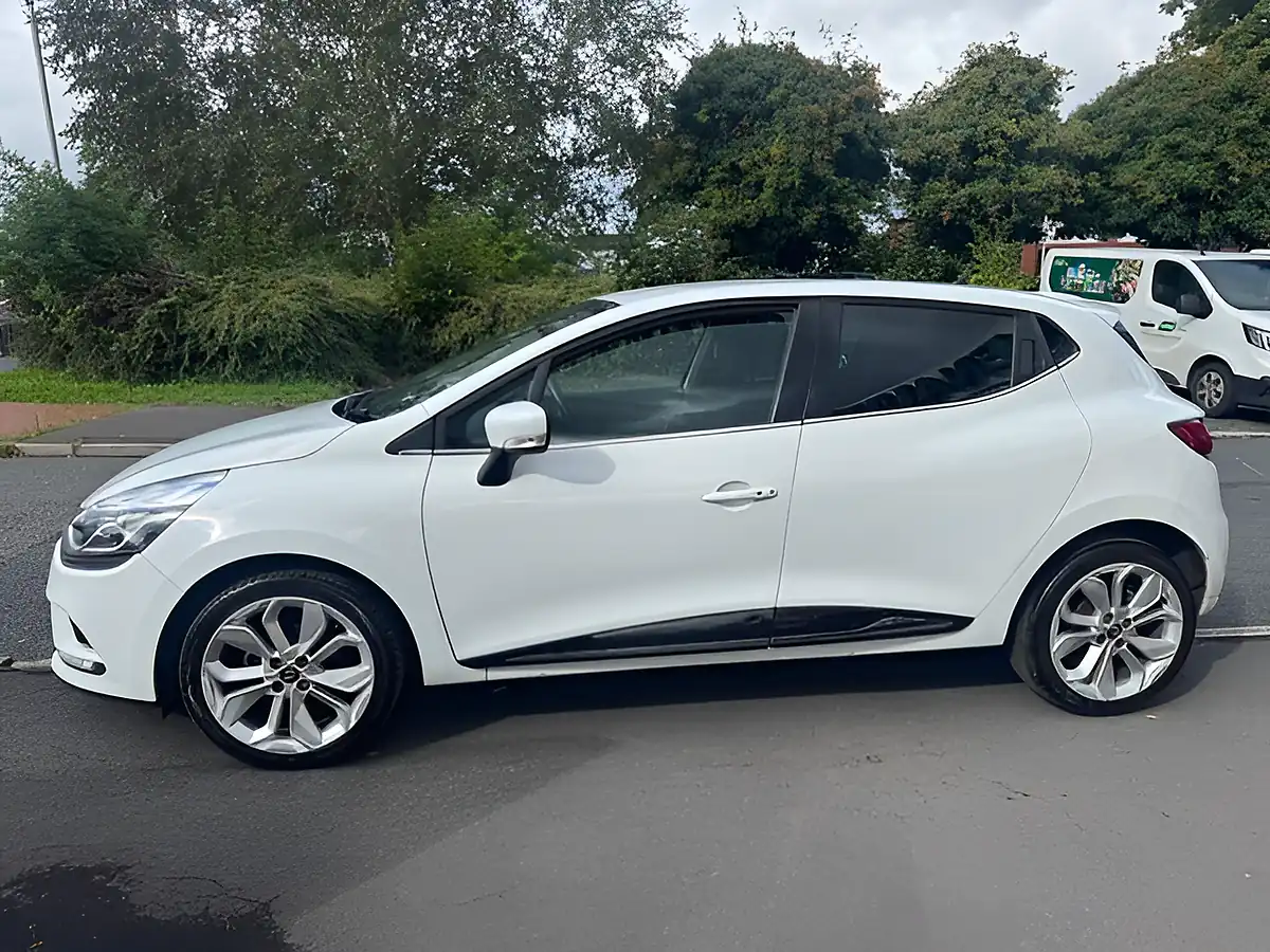 Used 2019 Renault Clio Iconic White - Interior and Exterior details 8