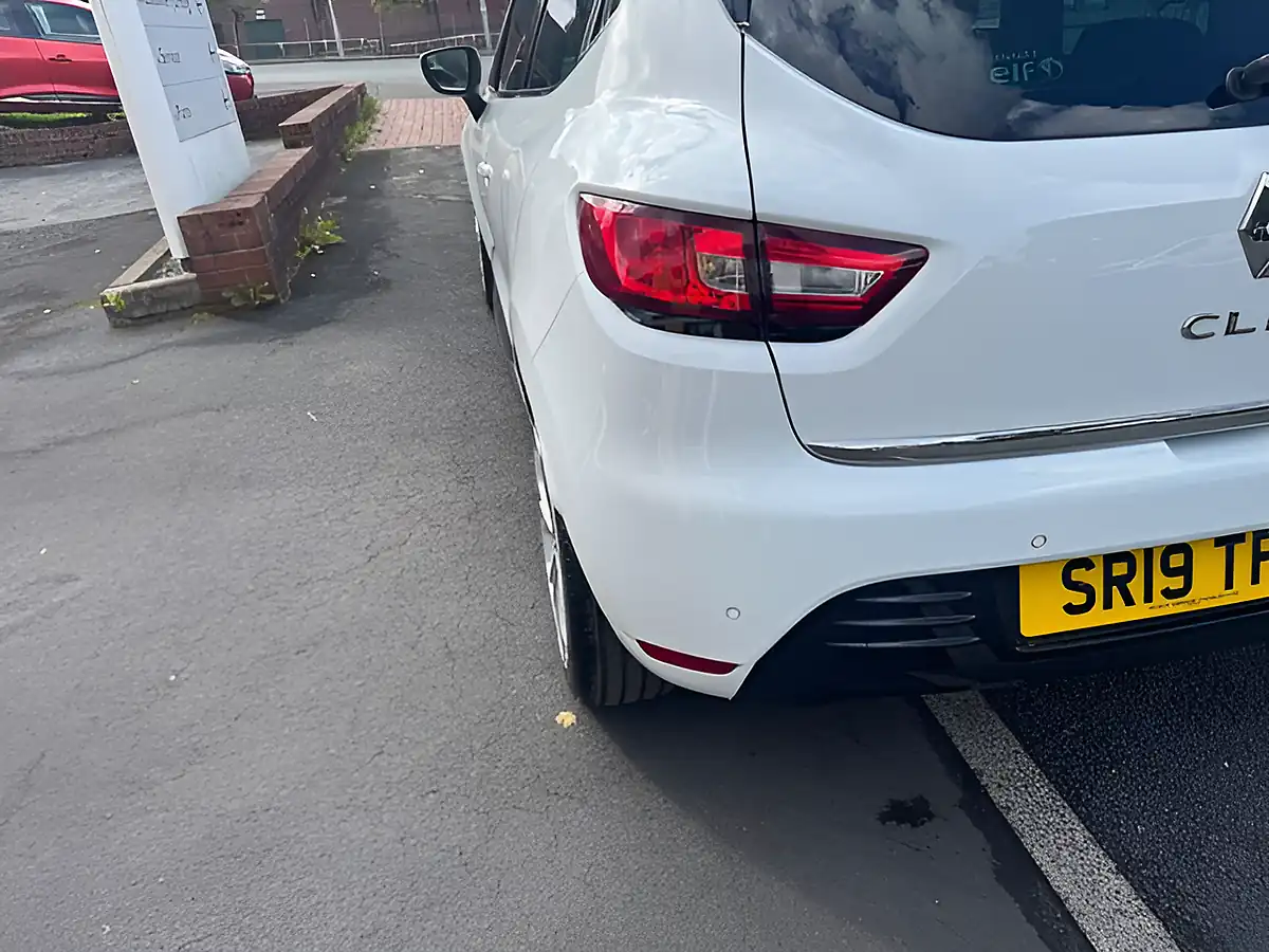 Used 2019 Renault Clio Iconic White - Interior and Exterior details 9