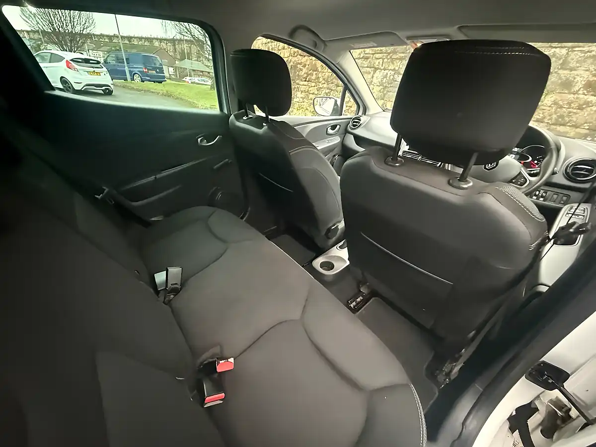 Used 2019 Renault Clio Iconic White - Interior and Exterior details 14