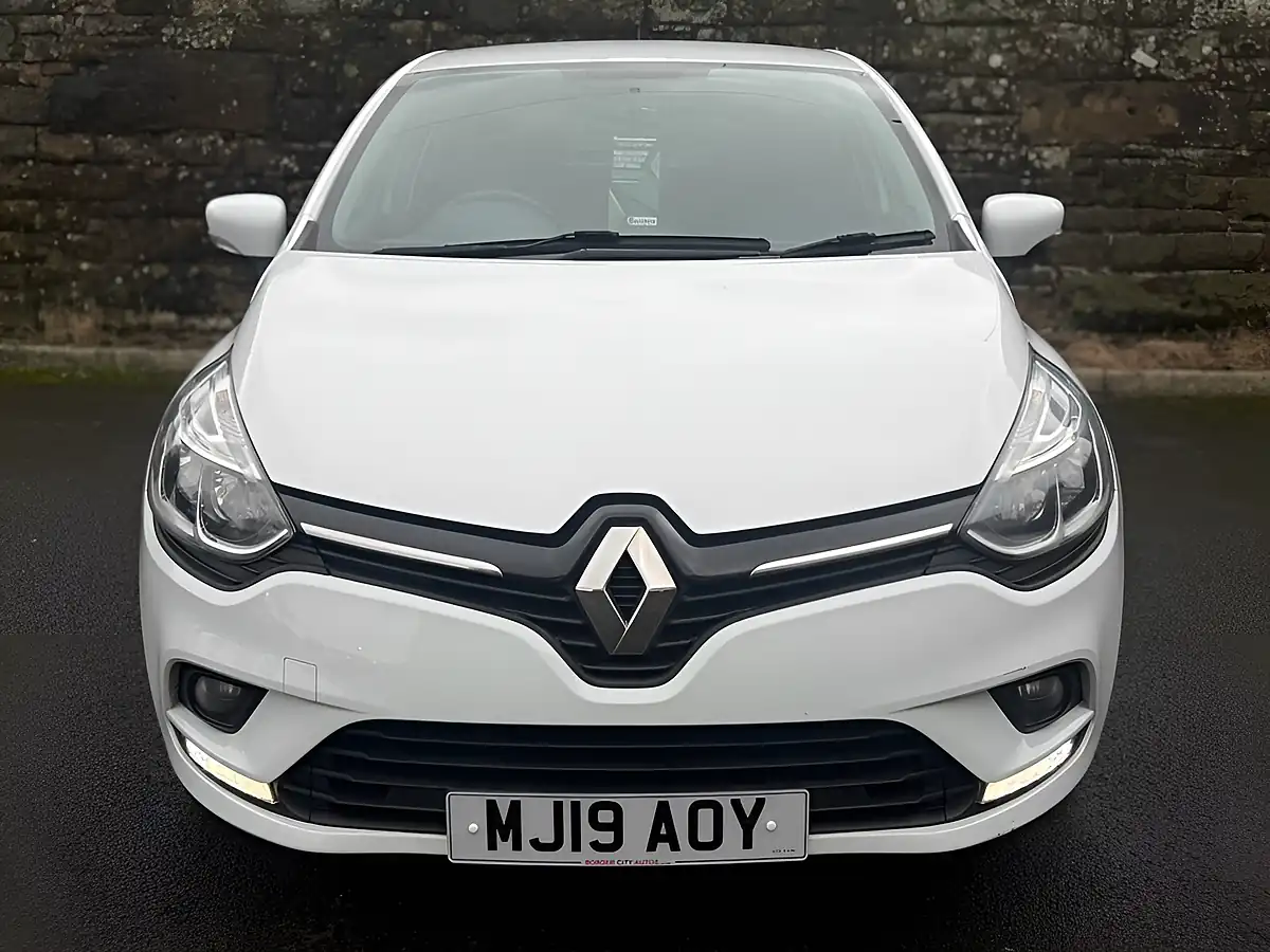 Used 2019 Renault Clio Iconic White - Interior and Exterior details 2