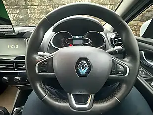 Used 2019 Renault Clio Iconic White - Interior and Exterior details 20