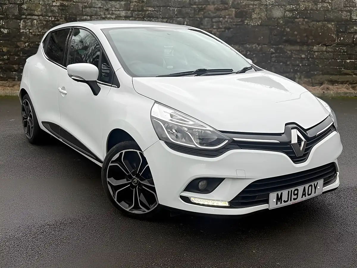 Used 2019 Renault Clio Iconic White - Interior and Exterior details 3