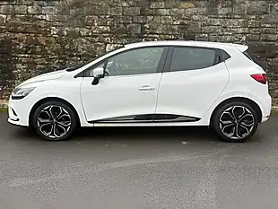 Used 2019 Renault Clio Iconic White - Interior and Exterior details 5