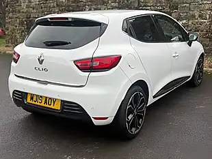 Used 2019 Renault Clio Iconic White - Interior and Exterior details 6