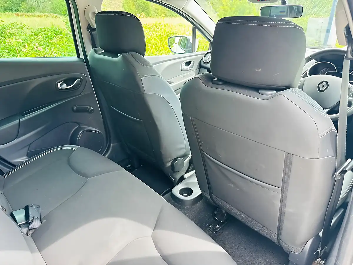 Used 2019 Renault Clio Iconic White - Interior and Exterior details 14