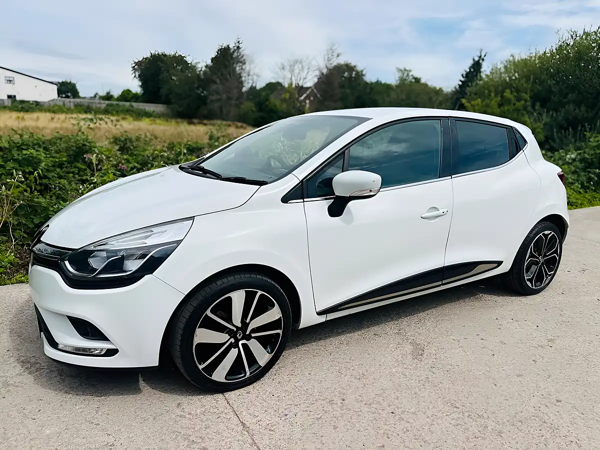 Used 2019 Renault Clio Iconic White - Interior and Exterior details 2