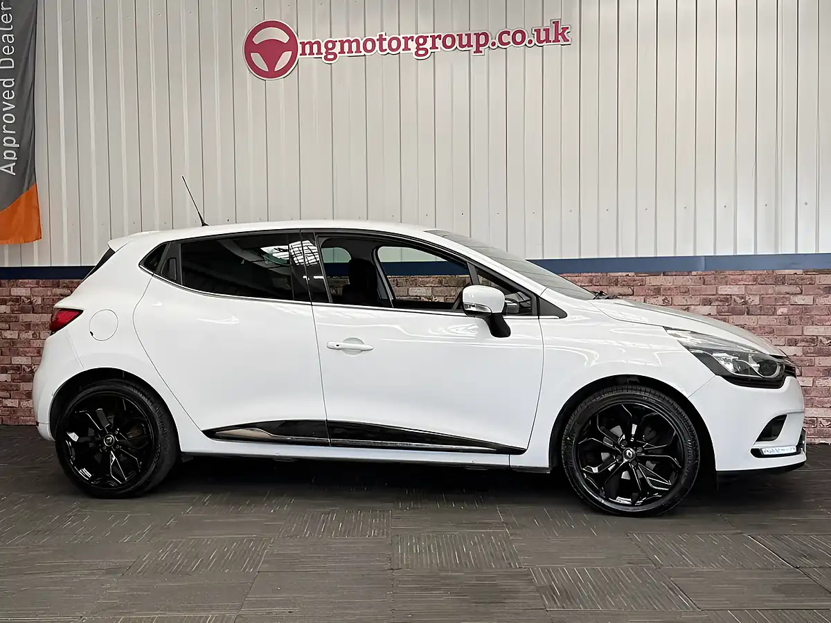 Used 2019 Renault Clio Iconic White - Interior and Exterior details 12