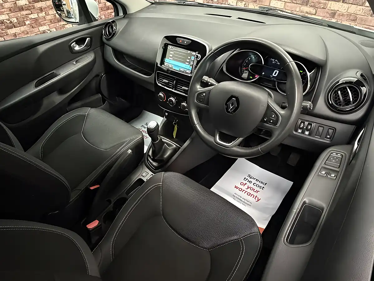 Used 2019 Renault Clio Iconic White - Interior and Exterior details 13