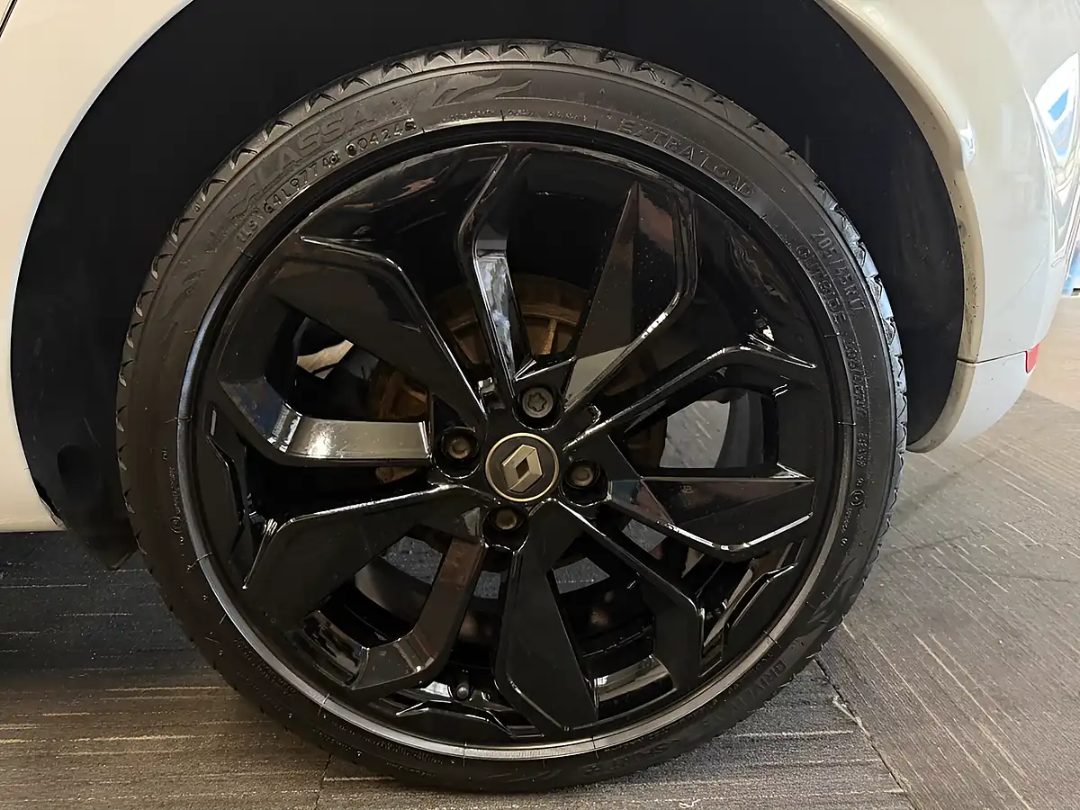 Used 2019 Renault Clio Iconic White - Interior and Exterior details 19
