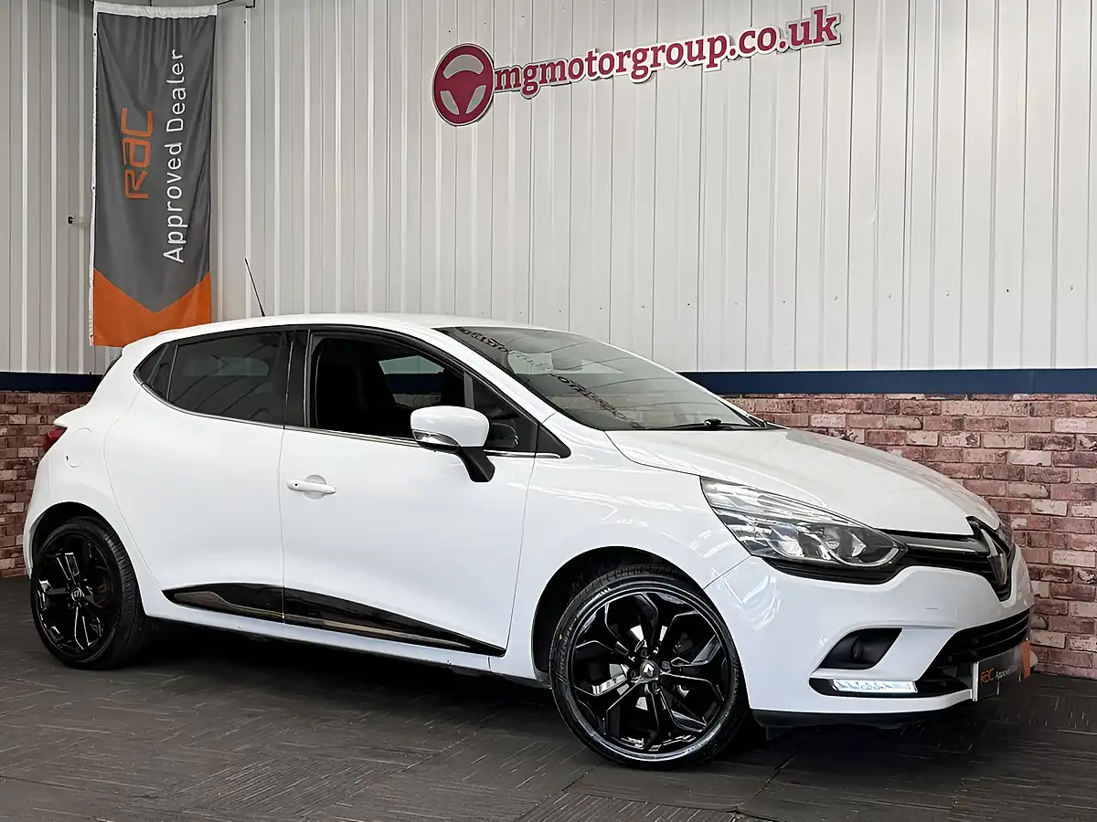 Used 2019 Renault Clio Iconic White - Interior and Exterior details 2