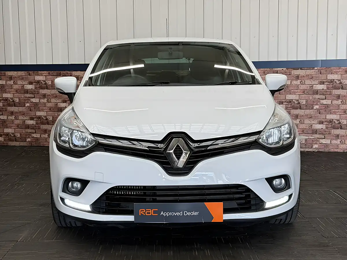 Used 2019 Renault Clio Iconic White - Interior and Exterior details 6