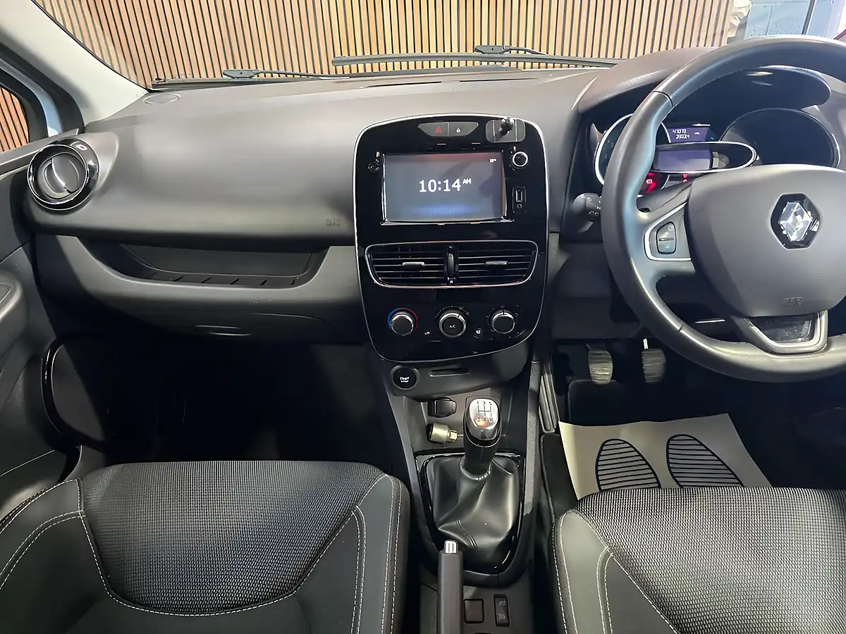 Used 2019 Renault Clio Iconic White - Interior and Exterior details 11