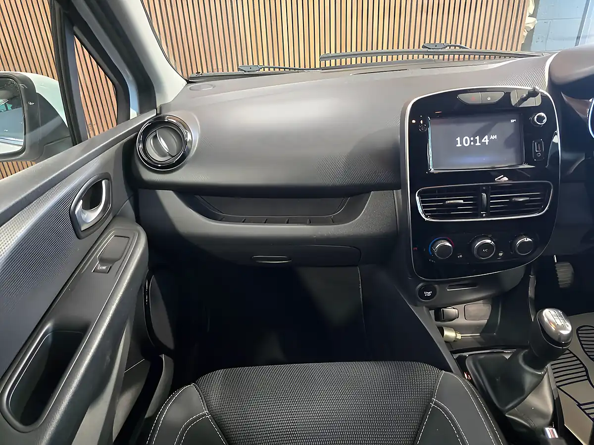 Used 2019 Renault Clio Iconic White - Interior and Exterior details 12