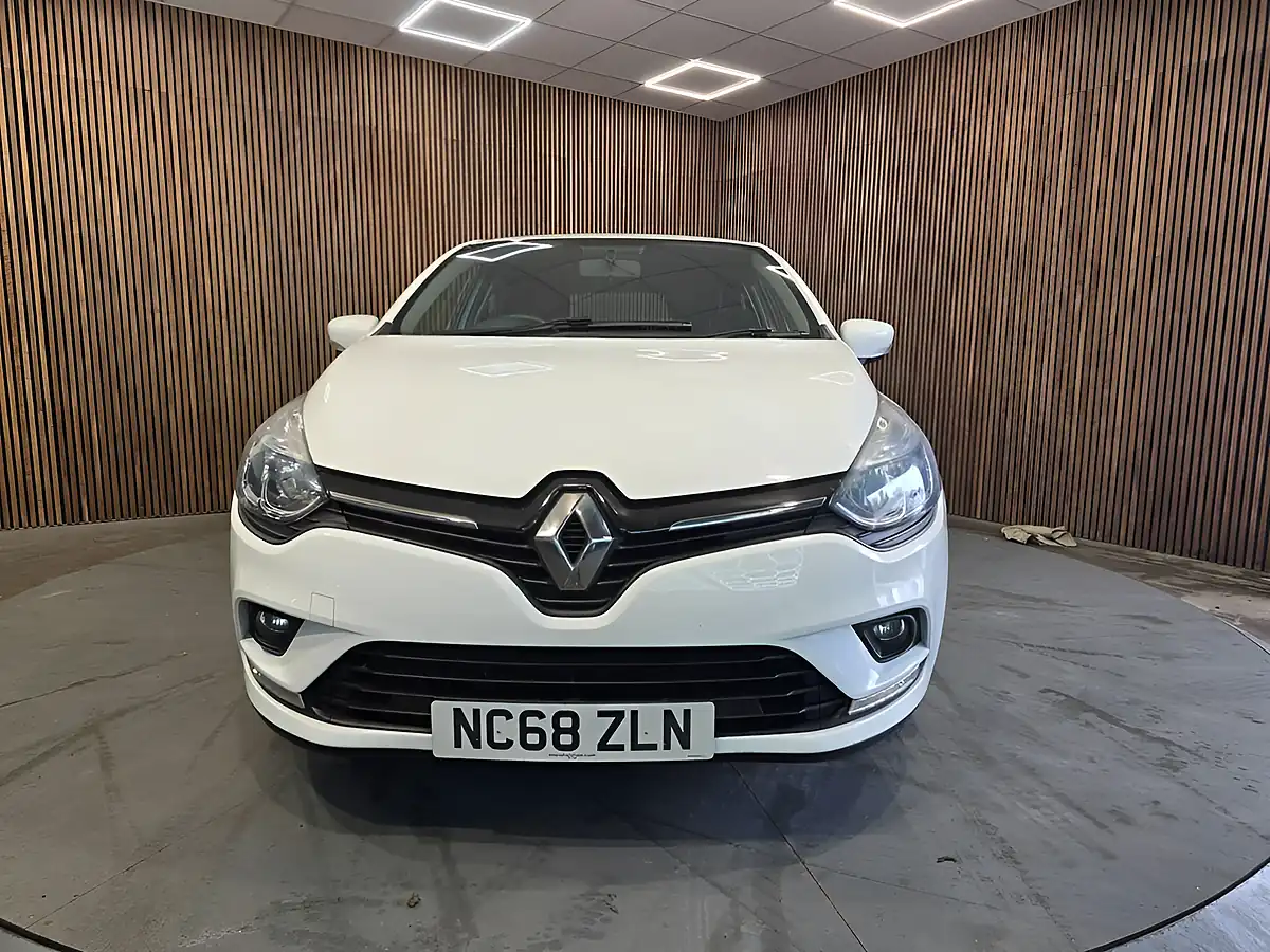 Used 2019 Renault Clio Iconic White - Interior and Exterior details 2