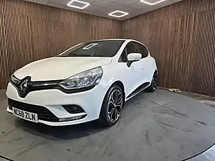 Used 2019 Renault Clio Iconic White - Interior and Exterior details 3