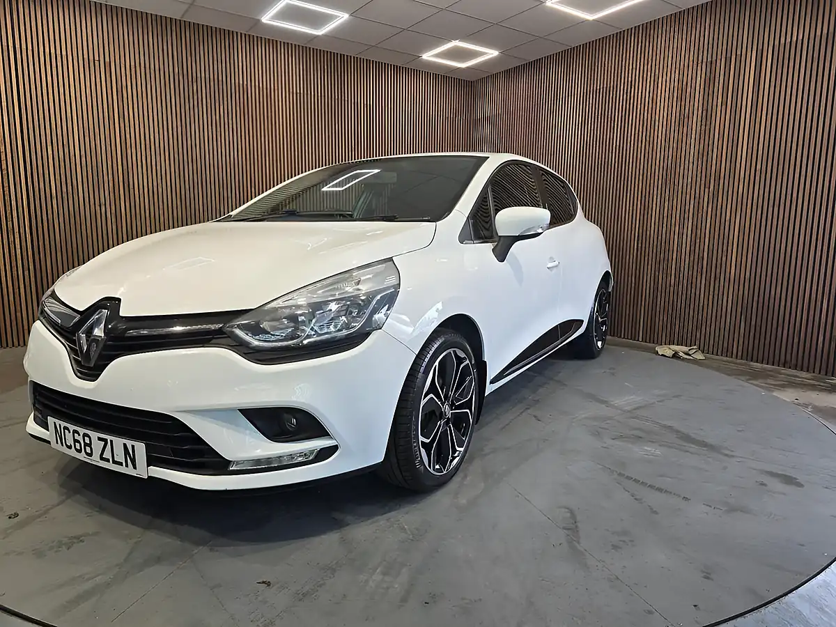 Used 2019 Renault Clio Iconic White - Interior and Exterior details 3