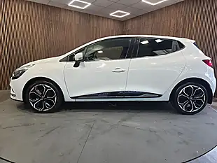 Used 2019 Renault Clio Iconic White - Interior and Exterior details 5