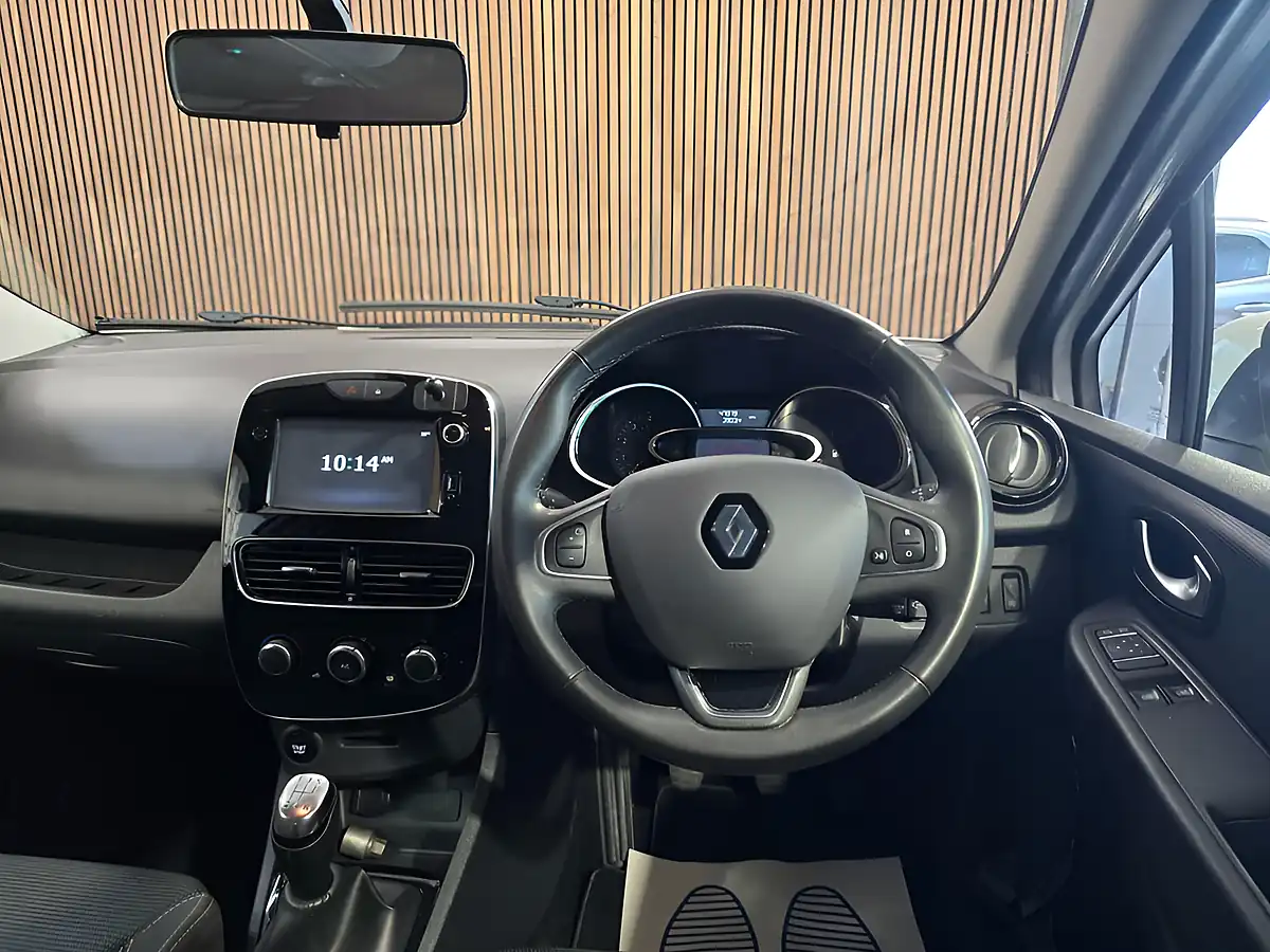 Used 2019 Renault Clio Iconic White - Interior and Exterior details 9