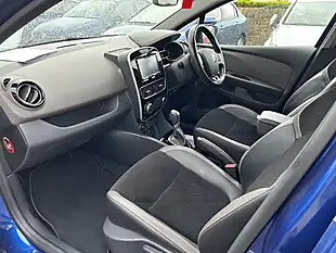 Used 2019 Renault Clio Lutecia Blue - Interior and Exterior details 15