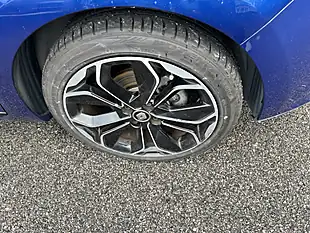 Used 2019 Renault Clio Lutecia Blue - Interior and Exterior details 19
