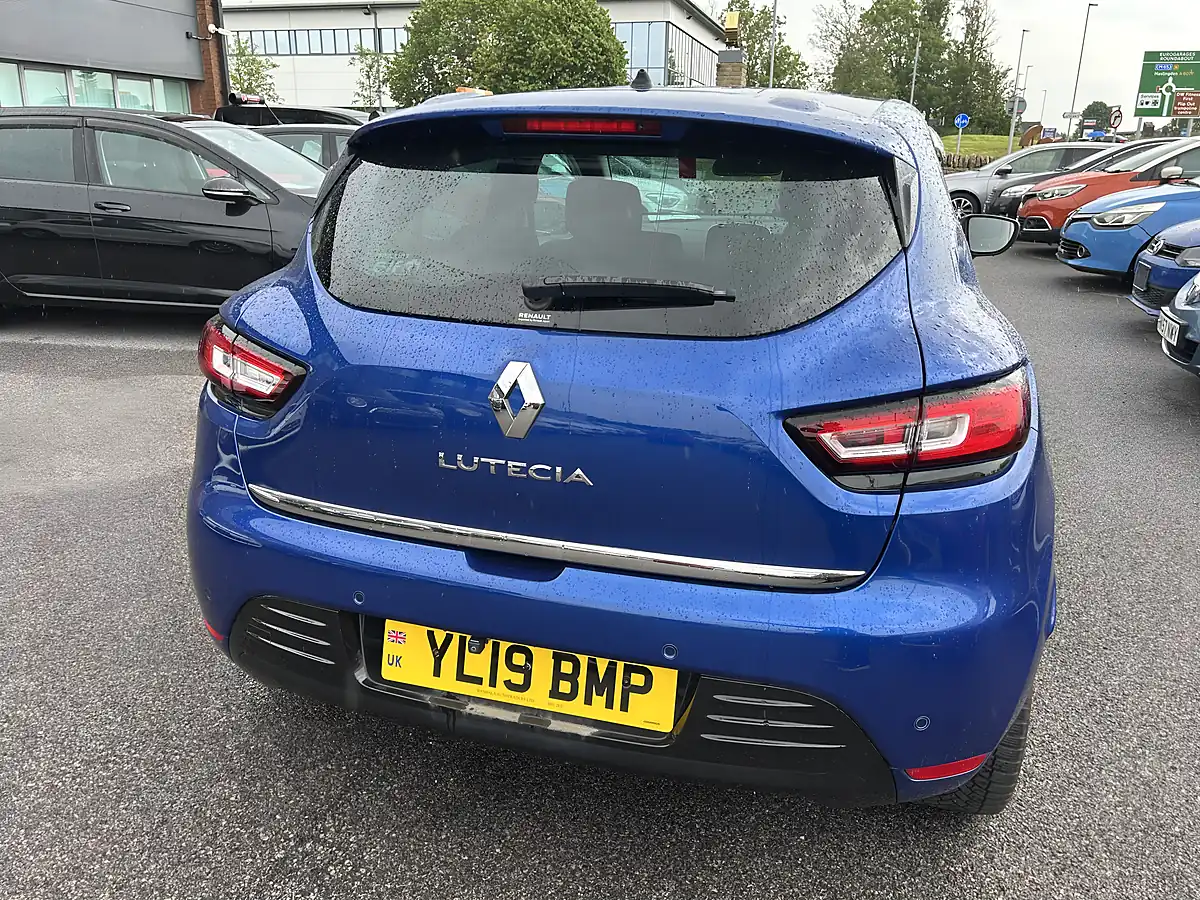 Used 2019 Renault Clio Lutecia Blue - Interior and Exterior details 5
