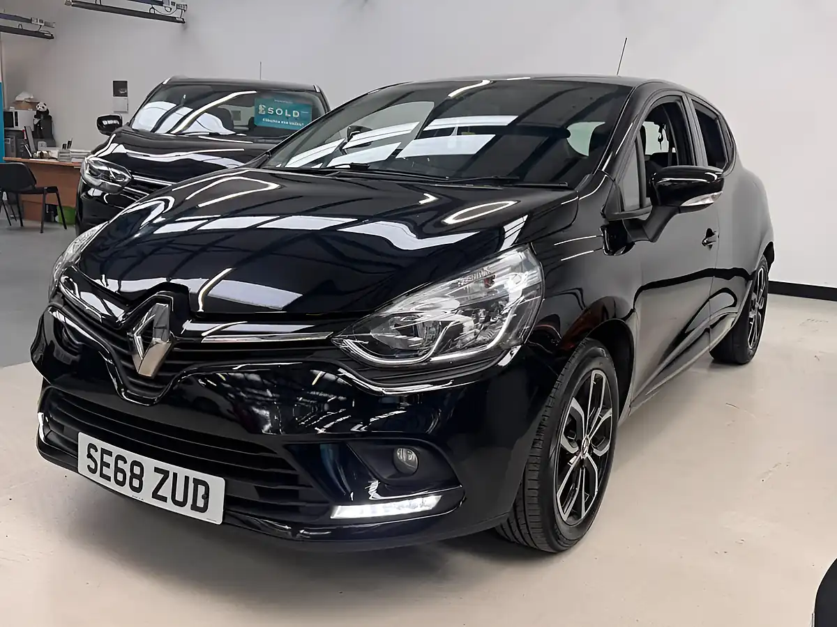 Used 2019 Renault Clio Play Black - Interior and Exterior details 10